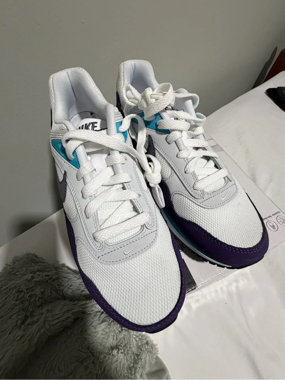 Nike Air Max Correlate White Purple Black Turquoise 511417-153 women size 8.5